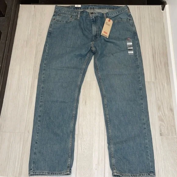 Levis Relaxed Jeans - Picture 4 of 6